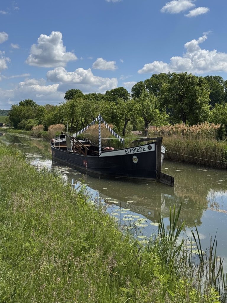 Schiff auf Ludwig-Main-Donau-Kanal
