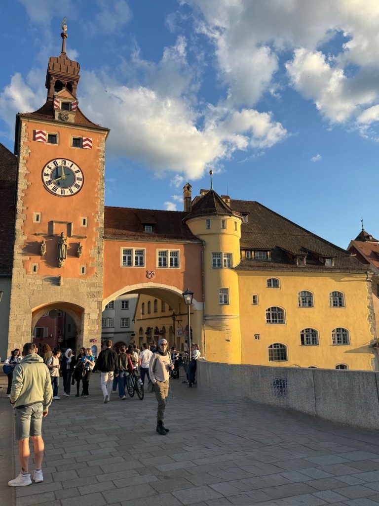 Steinerne Brücke mit Stadtoren Regensburg