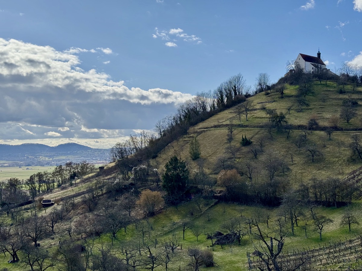 Die Wurmlinger Kapelle von unten