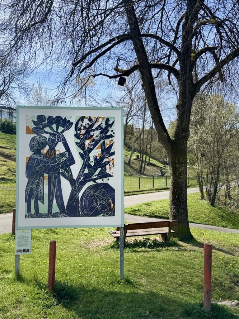 Das blaue Paar von HAP Grieshaber, Kunstweg in Eningen unter Achalm