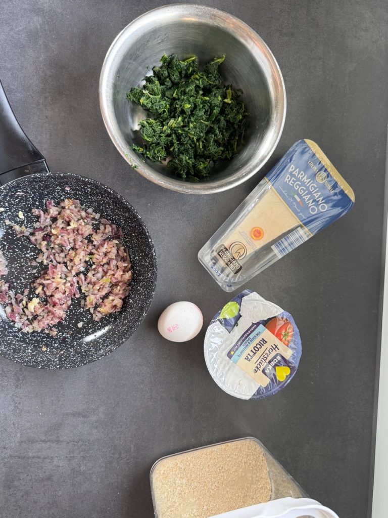 Zutaten für Tortellini Mit Spinat Ricotta Füllung